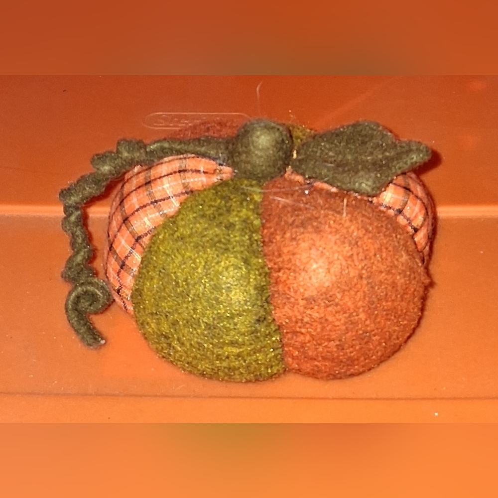 Fall Color Plush Pumpkin Collection (5) - Picture 6 of 8